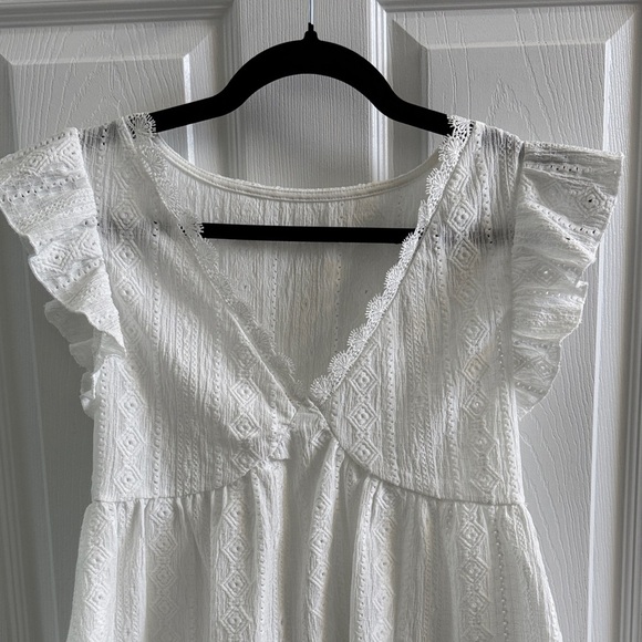 ❤️SHEIN White Ruffle Lace Blouse - Picture 3 of 4